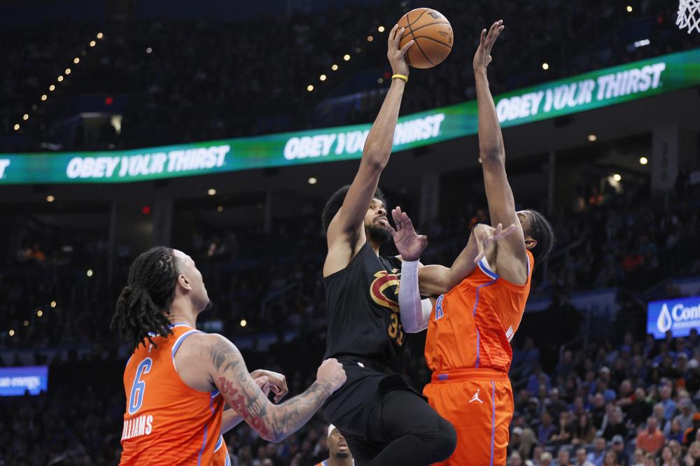 打中场的球 打中场的球