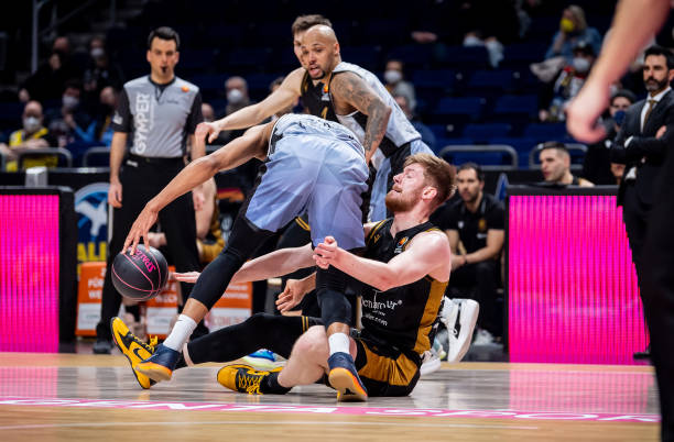 东契奇在比 东契奇在比