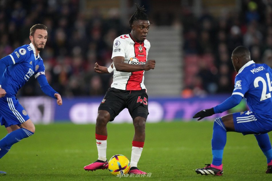 随着全球电 随着全球电