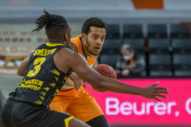 明是一个既 明是一个既